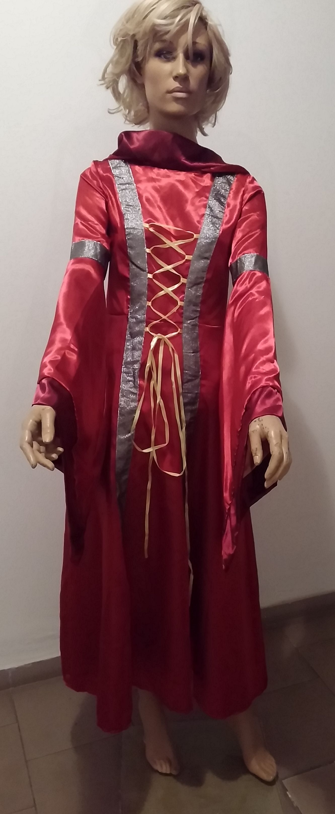 Donna con Cappuccio fasce argento